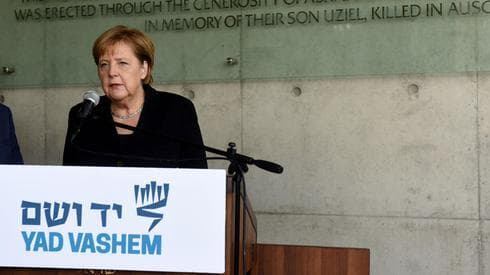  La canciller alemana, Angela Merkel, da un discurso en el Museo del Holocausto, Yad Vashem en Jerusalem durante una visita en 2018