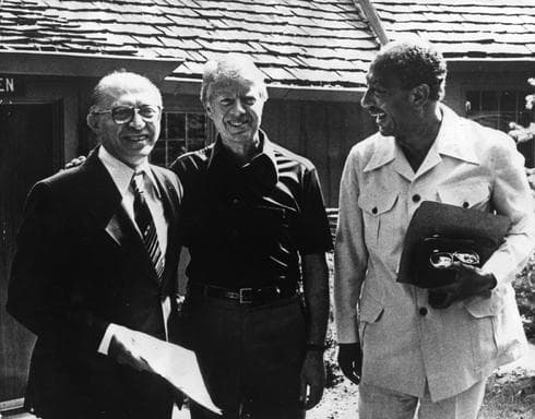 Anwar el-Sadat, Jimmy Carter y Menachem Begin en Camp David, 1978
