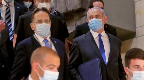 El primer ministro israelí dice que está dispuesto a volver a negociar con los palestinos. (Ynet) El primer ministro israelí dice que está dispuesto a volver a negociar con los palestinos.