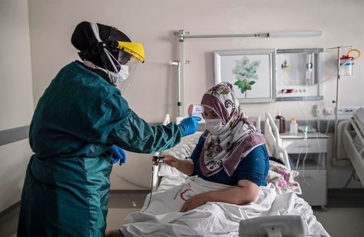 Tratamiento con coronavirus en un hospital de Estambul, Turquía 