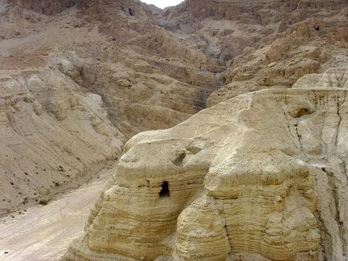 Cueva 4 de Qumran, donde se encontraron el noventa por ciento de los pergaminos. 