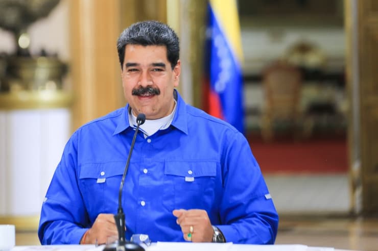 Maduro planea viajar a Irán para agradecer por el envío de gasolina a Venezuela. (AFP) Maduro planea viajar a Irán para agradecer por el envío de gasolina a Venezuela.