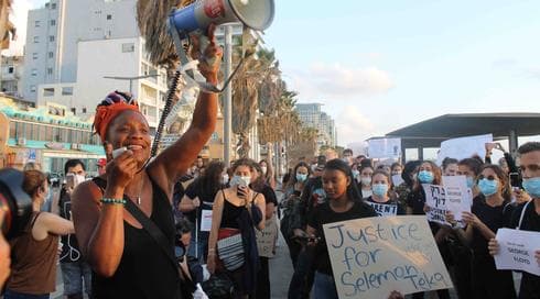 Protesta por George Floyd en Tel Aviv. 