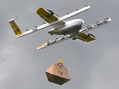 Un drone de Wing en primer plano. 