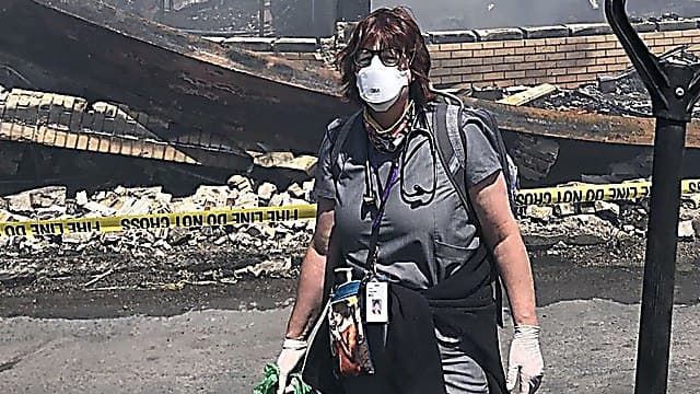  La doctora Vivian Fisher con el equipo médico en una manifestación en Minneapolis. 
