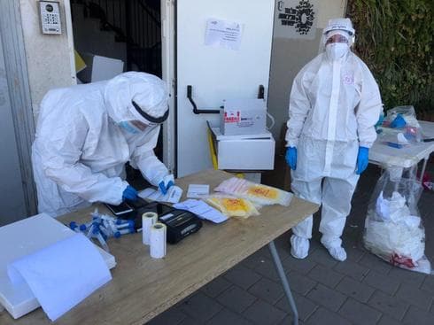Una estación de pruebas de coronavirus en Tel Aviv. 