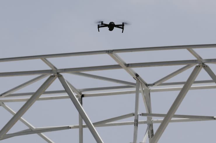 Eclipse, el nuevo sistema, incauta los drones intrusos. 