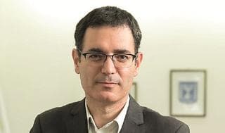 Moshe Bar Siman Tov, director general de Salud, instó a no usar el cigarrillo electrónico. 