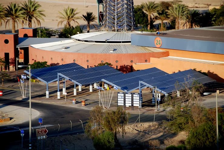 Paneles solares en Kkibbutz Yotvata 