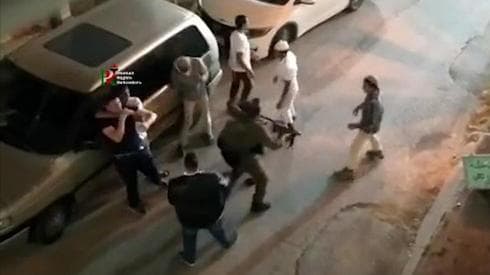 El ministro de Defensa, Benny Gantz, felicitó al soldado por su actuación al proteger al joven palestino. 