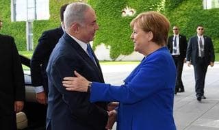 Benjamín Netanyahu y la canciller alemana, Ángela Merkel, en Berlín.
