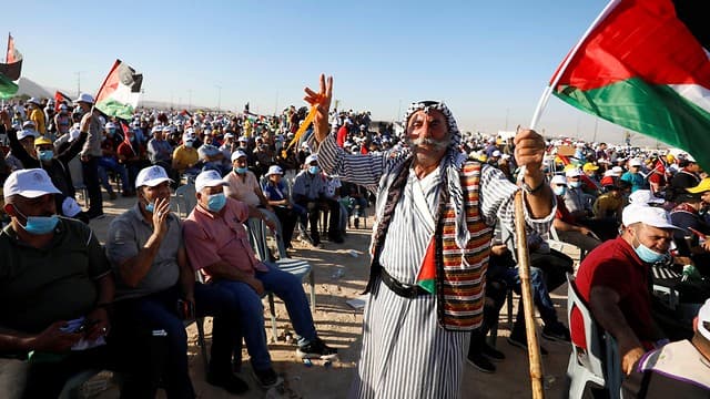 Manifestantes palestinos en el acto contra la anexión.