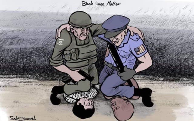 Caricatura con dos policías abrazados; el estadounidense estrangulando a un hombre negro en el cuello, y el israelí asfixiando a un palestino. ( The Times of Israel ) Caricatura con dos policías abrazados; el estadounidense estrangulando a un hombre negro en el cuello, y el israelí asfixiando a un palestino.