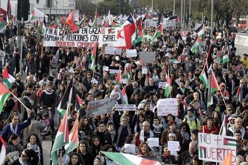 Masiva manifestación antiisraelí en Chile en 2014.