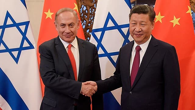 El primer ministro Benjamin Netanyahu se reunió con el presidente chino Xi Jinping durante una visita a Beijing (Ynet) El primer ministro Benjamin Netanyahu se reunió con el presidente chino Xi Jinping durante una visita a Beijing