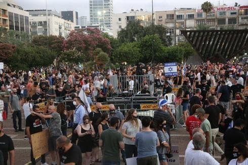 El gobierno prometió que los trabajadores autónomos cobrarán su subsidio en los próximos días. (Moti Kimchi) Protesta en Tel Aviv por la respuesta del gobierno a la crisis del coronavirus.