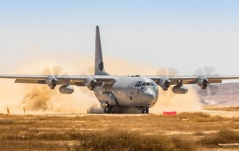 Ejercicio de la unidad de élite de aterrizaje frontal de la Fuerza Aérea. (Unidad de Portavoces del Ejército) Ejercicio de la unidad de élite de aterrizaje frontal de la Fuerza Aérea.