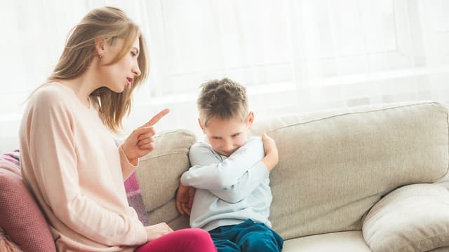 Los niños mienten para ver cómo reaccionan sus padres. 