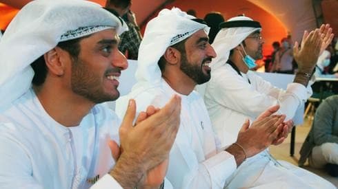 Emiratíes celebran el exitoso despegue de "Al Amal".