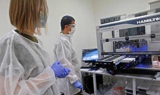 Un laboratorio de pruebas de coronavirus de las FDI en Tel Aviv. 
