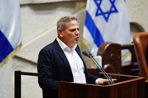 El líder de Meretz, Nitzan Horowitz, promovió el proyecto de ley. (Canal de la Knesset) El líder de Meretz, Nitzan Horowitz, promovió el proyecto de ley.
