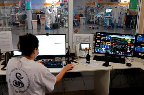 Sala de atención por coronavirus en el Centro Médico Sheba. 