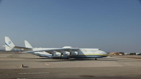Sin carga puede alcanzar una velocidad de 850 km/h. 