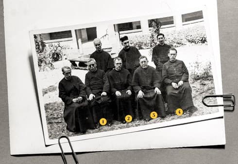Joaquín Aller, Ignacio Turrillas, Emilio Martín y Gilberto Valtierra, una de las pocas fotografías que se conservan en París. Sacerdotes claretianos París