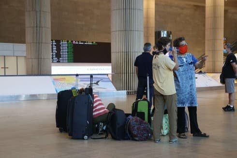 Apertura parcial del espacio aéreo israelí.