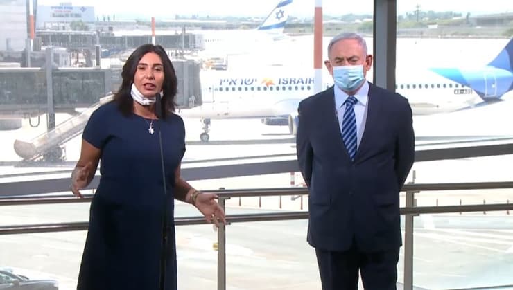 La ministra de Transporte, Miri Regev, junto a Netanyahu en el aeropuerto Ben Gurion. (GPO) La ministra de Transporte, Miri Regev, junto a Netanyahu en el aeropuerto Ben Gurion.