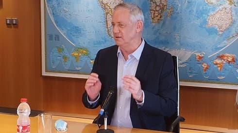 El ministro de Defensa, Benny Gantz, habló el martes en el Ministerio de Defensa en Tel Aviv. 
