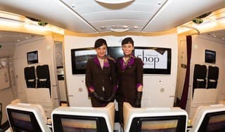 Personal de a bordo de la compañía Emirates, con base en Dubai. 