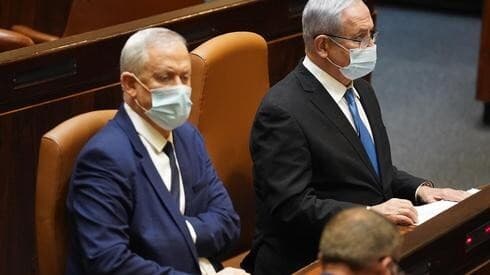 Benny Gantz y Benjamín Netanyahu, socios de un gobierno que está por caer. (Prensa de la Knesset) Benny Gantz y Benjamín Netanyahu. El acuerdo llegó. ¿Durará?
