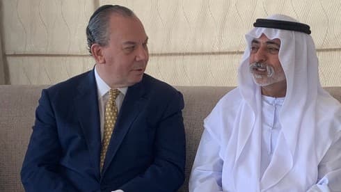 El rabino Marc Schneier y el ministro de Religión emiratí, Nahyan bin Mubarak Al Nahyan. (Cortesía del rabino Marc Schneier) El rabino Marc Schneier y el ministro de Religión emiratí, Nahyan bin Mubarak Al Nahyan.