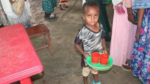 Asistencia para 500 niños en el campamento.