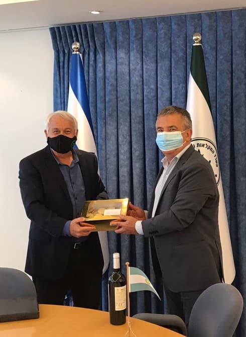 El embajador argentino junto al ministro de Agricultura israelí. (Cancillería argentina) El embajador argentino junto al ministro de Agricultura israelí.