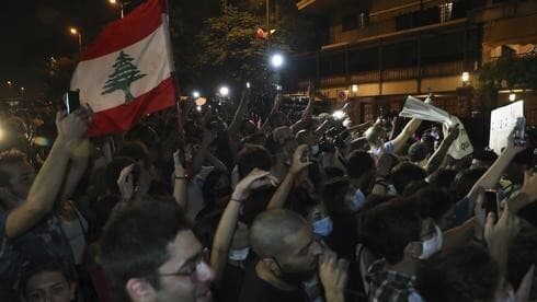Manifestantes tomaron las calles de la capital libanesa ante la visita del presidente francés. 