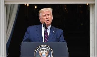 Donald Trump hablando en la Casa Blanca en la ceremonia de los Acuerdos de Abraham 
