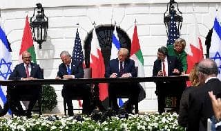 Israel selló la paz con Emiratos Árabes Unidos y Bahrein en la Casa Blanca.