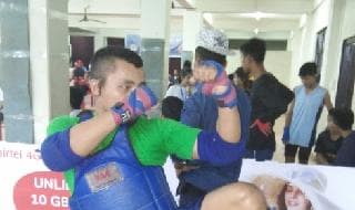 Obed Hrangchal entrenando. 