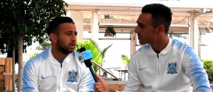 Dia Saba y el delantero del equipo nacional de Israel Eran Zahavi durante su temporada conjunta en el equipo chino Guangzhou R&F. 