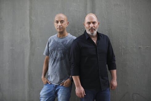 Co-creadores del exitoso programa de televisión israelí “Fauda”' Avi Issacharoff (izquierda), y Lior Raz. (AP) Co-creadores del exitoso programa de televisión israelí “Fauda”' Avi Issacharoff (izquierda), y Lior Raz.