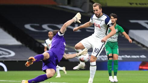 Uno de los tantos de Harry Kane en la goleada del Tottenham al Maccabi Haifa. (Getty Images) Kane Tottenham Maccabi Haifa
