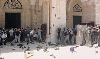 Incidentes en el Monte del Templo el día después de la visita de Ariel Sharon.