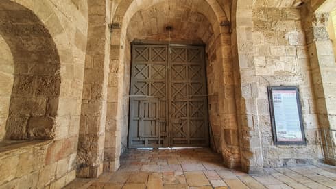 Las históricas puertas de la Ciudad Vieja de Jerusalem solamente se abren para residentes del barrio. (Ron Peled) Ciudad Vieja Jerusalem