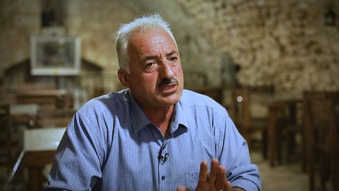 Fahri Abu-Diab: “No hay ninguna evidencia científica o histórica que demuestre que aquí había algo más que una mezquita". (Ori Davidovich) Fahri Abu-Diab: “No hay ninguna evidencia científica o histórica que demuestre que aquí había algo más que una mezquita".