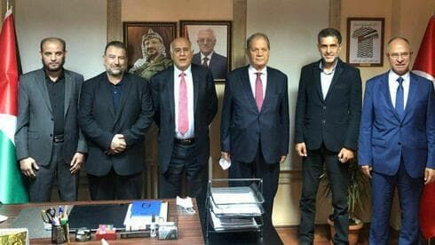 Rajoub junto a líderes de Hamás en Estambul.