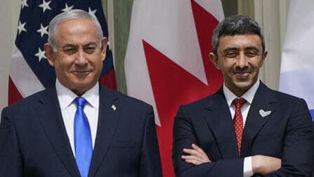 Netanyahu y el ministro de Relaciones Exteriores de Emiratos, Abdullah bin Zayed bin Sultan Al Nahyan, durante la firma del acuerdo en la Casa Blanca en septiembre.