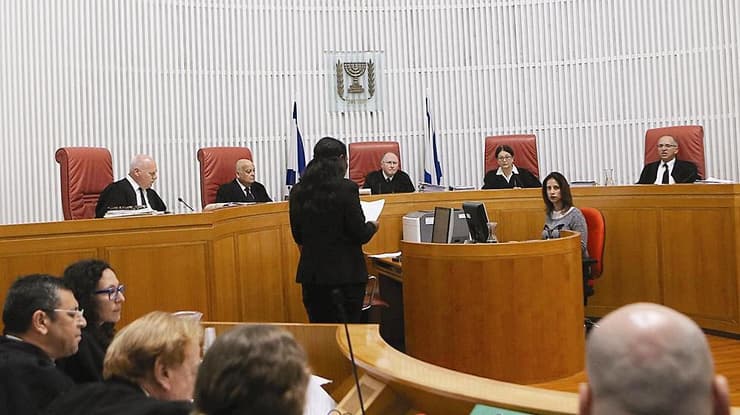 Amotz Asa-El: "Las peleas entre la izquierda y la derecha me hacen pensar que el espíritu tribal sigue aquí". 