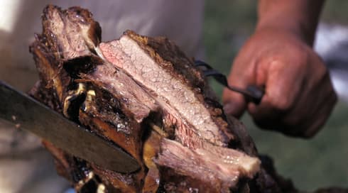 Un corte de asado, la tradicional comida argentina. 